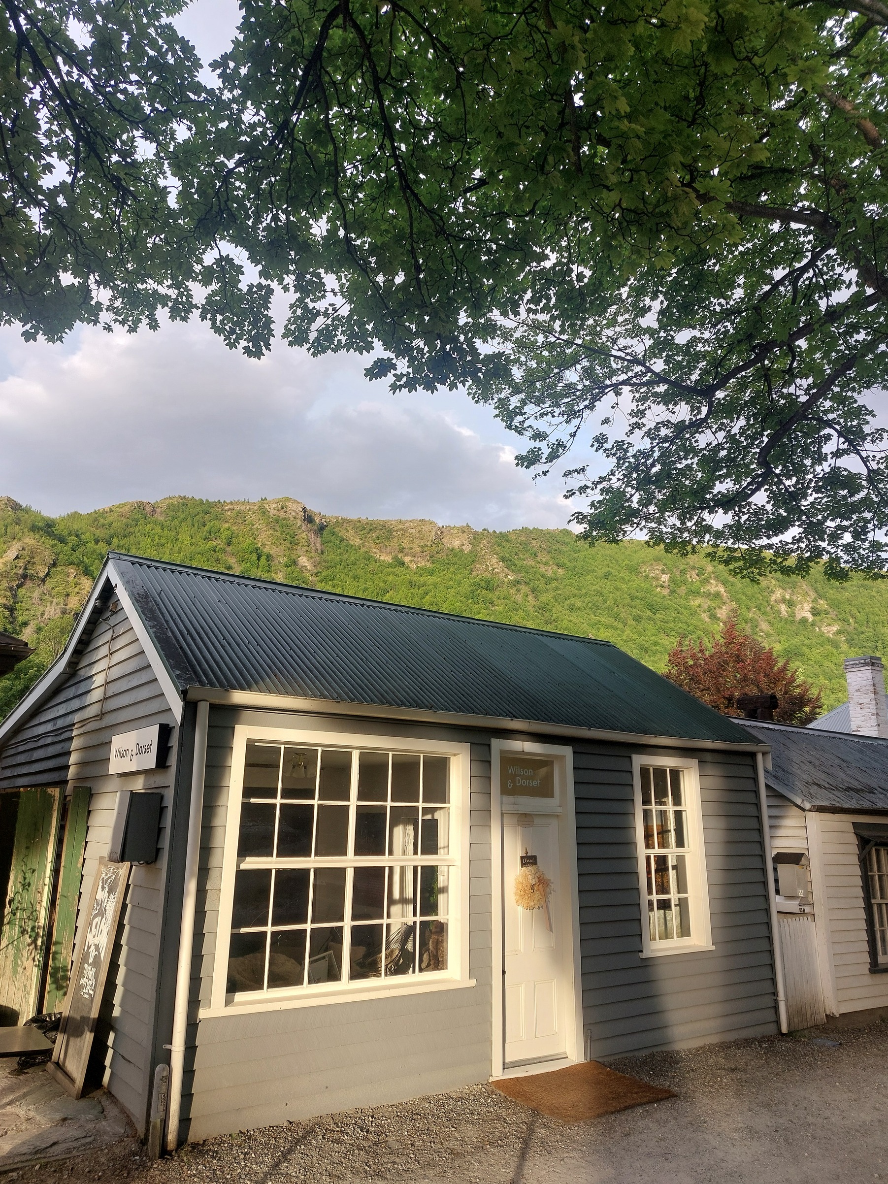 Wilson and Dorset Miners Cottage Cowies Cottage Buckingham Street wool sheepskin sunset arrowtown