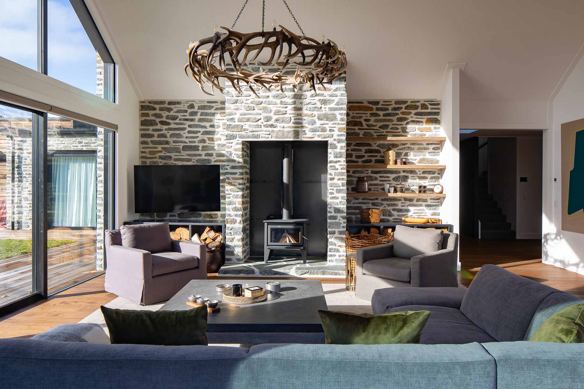 Arrowtown Retreat lounge and fireplace