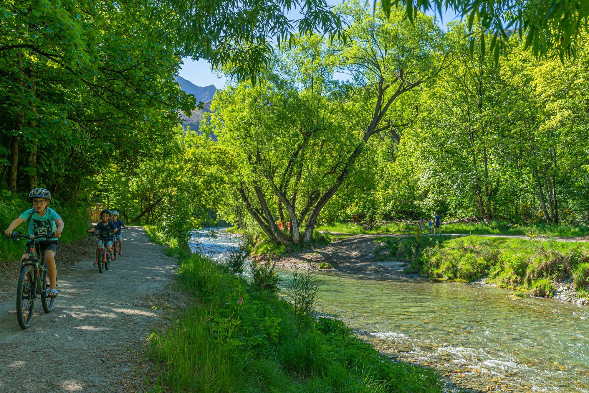 Arrow Bridges River Trail - biking walking Arrowtown