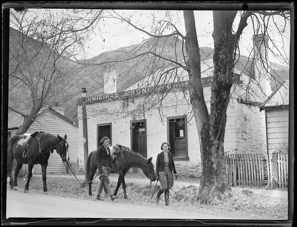 Arrowtown Audio Tours - Buckingham Street buildings horses