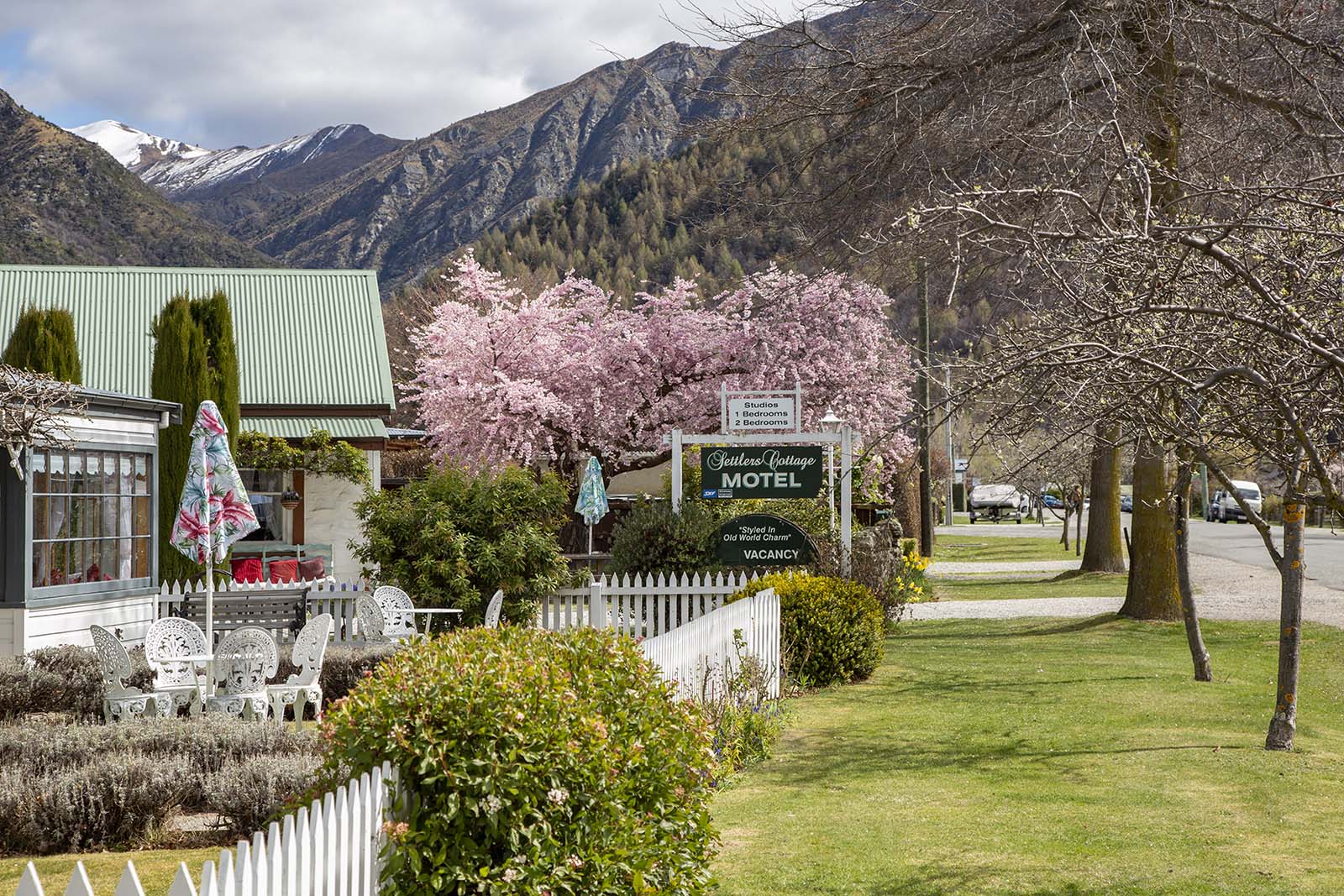 Settlers Cottage Motel quiet scenic