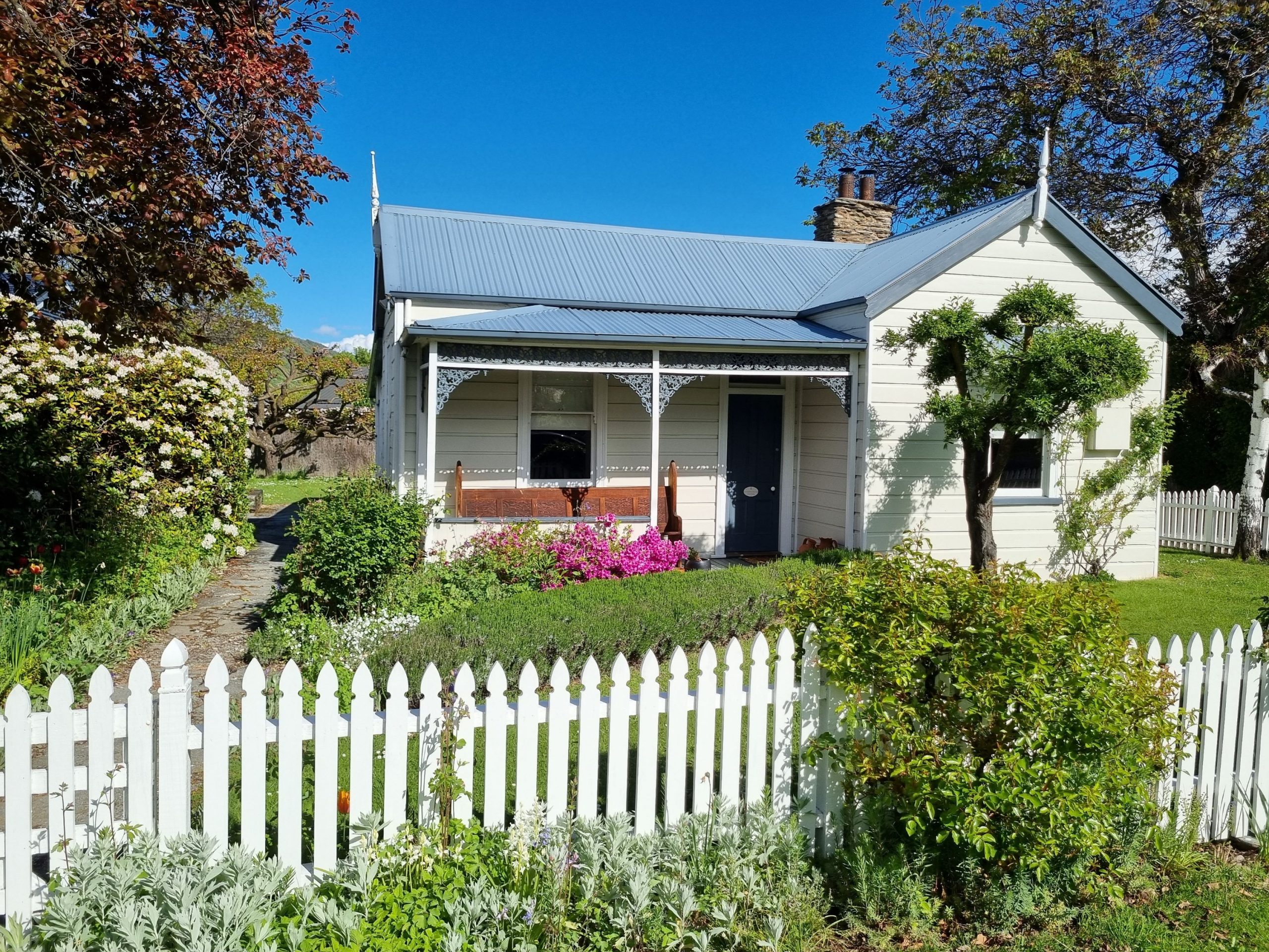 Isabella's Cottage Arrowtown - exterior heritage features