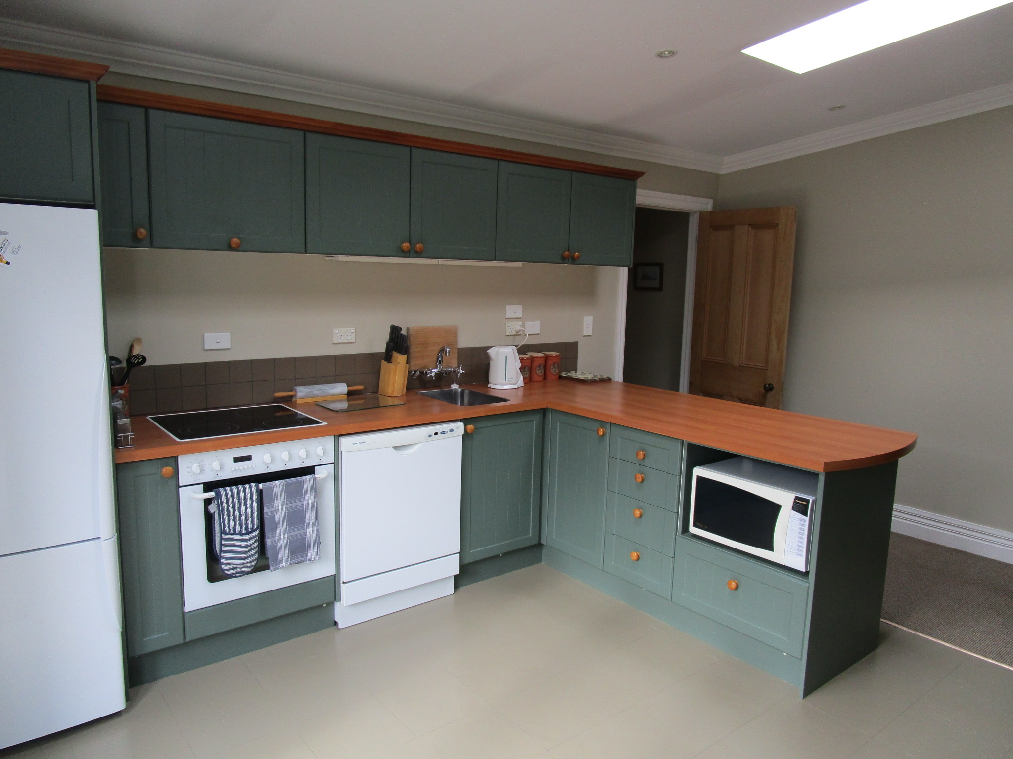 Isabella's Cottage Arrowtown - kitchen